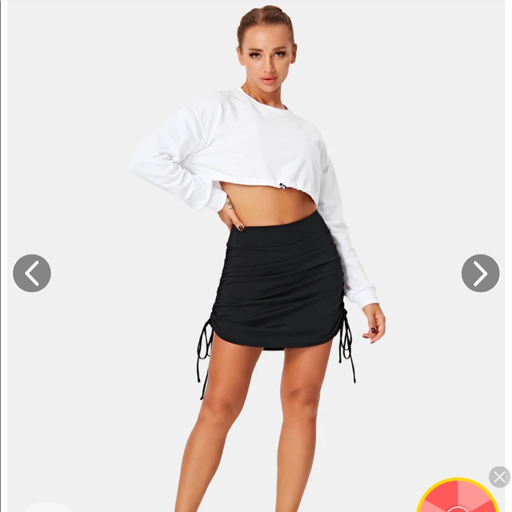 NWOT Halara 2 in 1 activity skirt - Picture 3 of 4